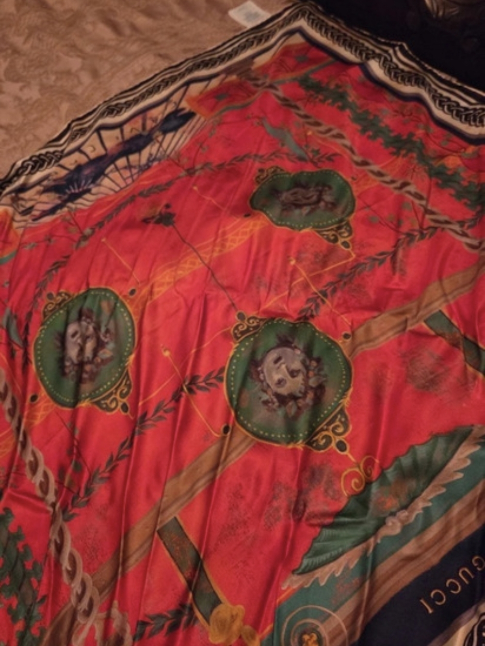 Gucci Floral Print Scarf in Red & Green